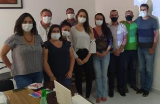 Representantes do Sebrae/ES e da Prefeitura de Águia Branca no encontro que oficializou a entrada de Águia Branca no “Cidade Empreendedora”