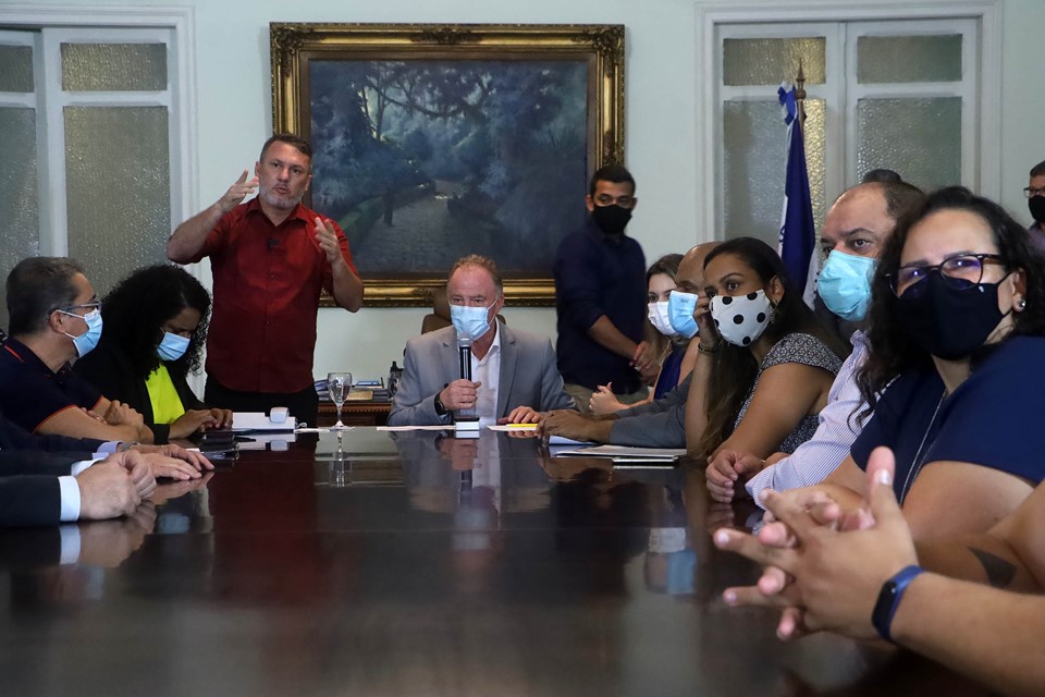 O lançamento do serviço ocorreu em uma solenidade realizada no Palácio Anchieta, em Vitória, transmitida ao vivo pelas redes sociais com tradução simultânea em Libras