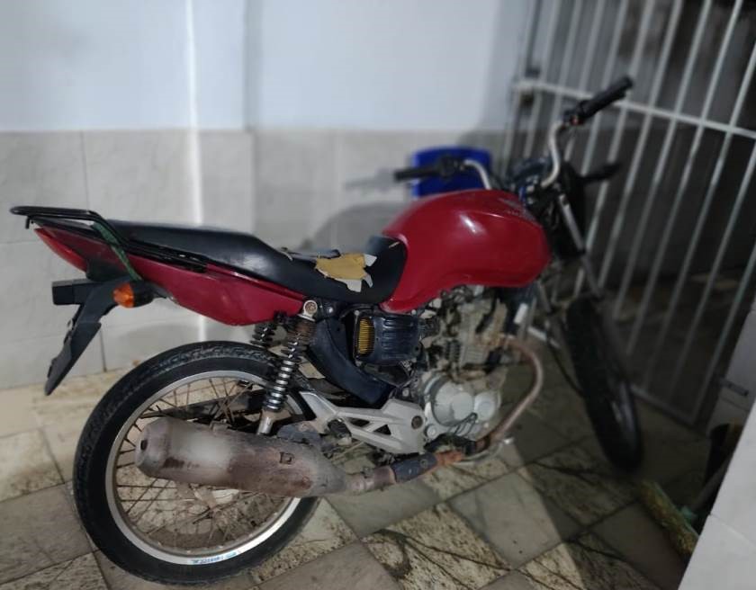 Polícia Militar recupera motocicletas com restrição de furto/roubo em Nova Venécia e Vila Pavão