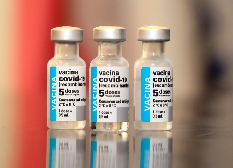 Para dar continuidade à vacinação com a Coronavac, o Estado aguarda o envio de novas doses pelo Ministério da Saúde para a distribuição aos municípios