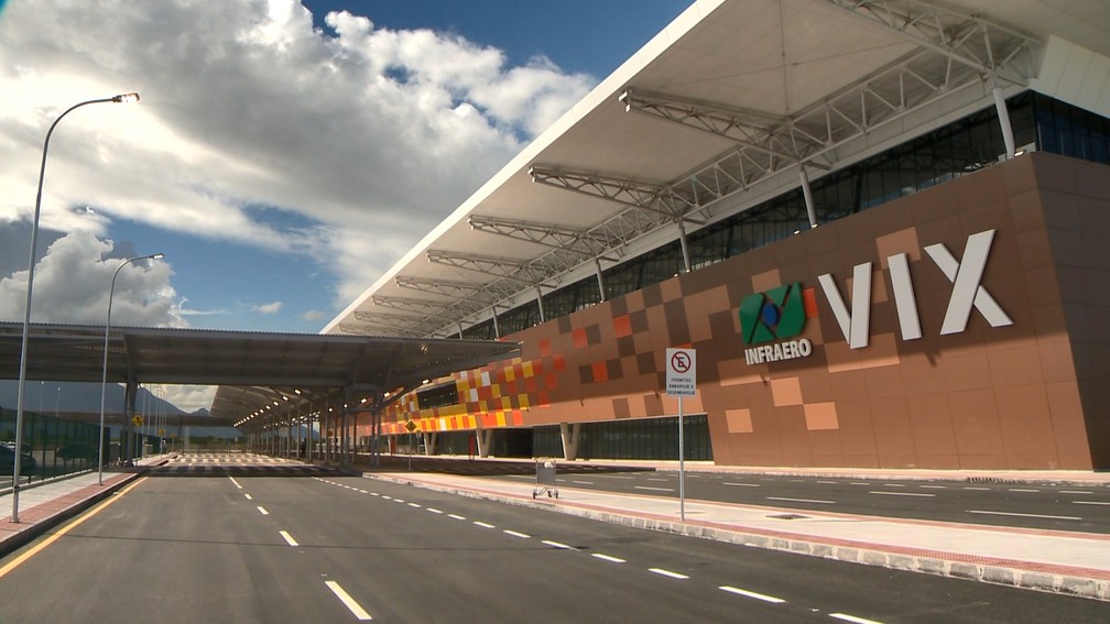De acordo com as informações do Aeroporto de Vitória, na comparação dos meses de julho e agosto de 2020, houve crescimento positivo tanto no número de desembarques – equivalente a 48,5% – quanto no número de embarques, igual a 48,0%