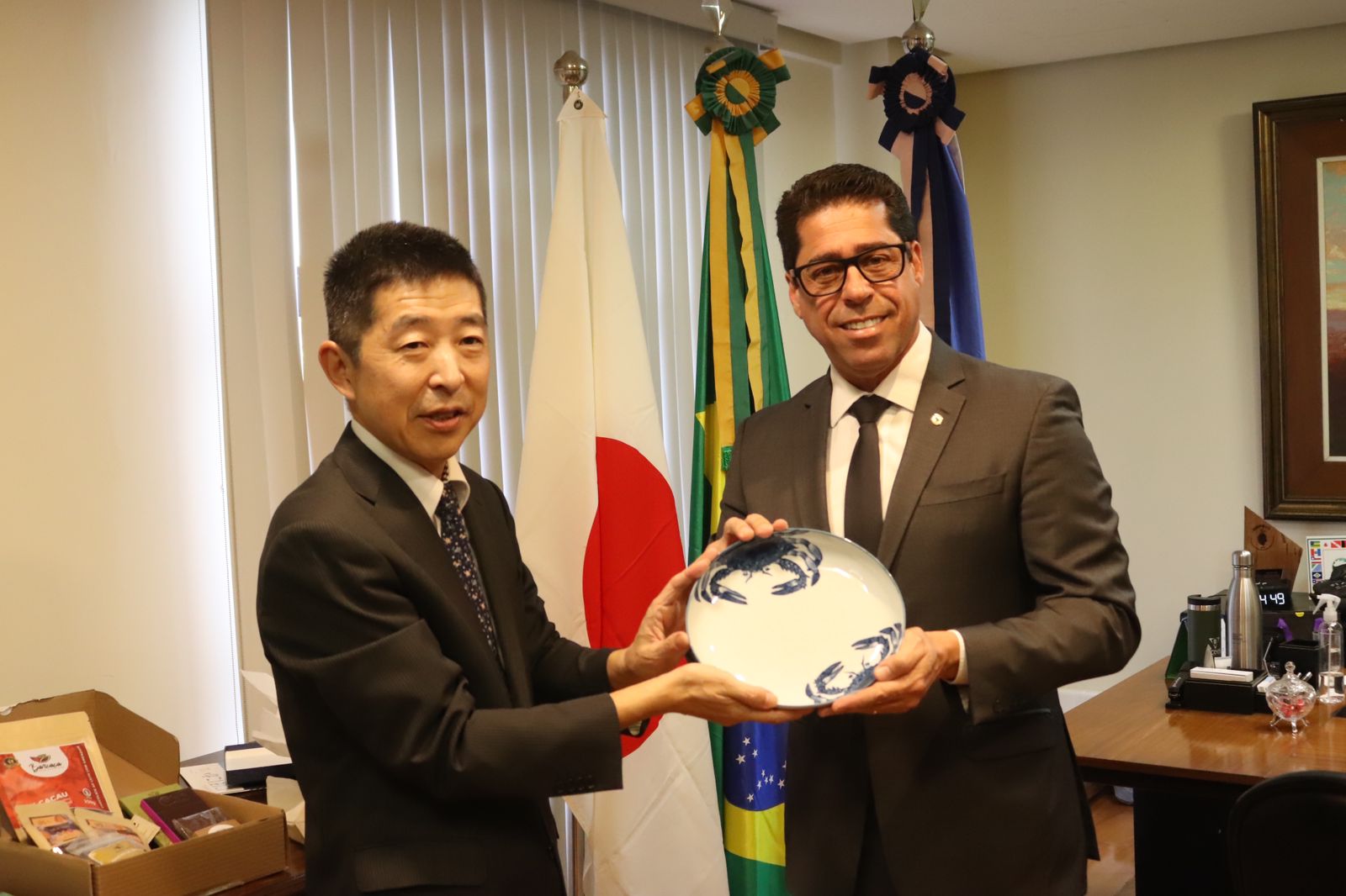 Al&eacute;m da visita &agrave; Assembleia Legislativa, o C&ocirc;nsul Geral do Jap&atilde;o veio a Vit&oacute;ria para participar das comemora&ccedil;&otilde;es dos 40 anos da Associa&ccedil;&atilde;o Nikkei na capital